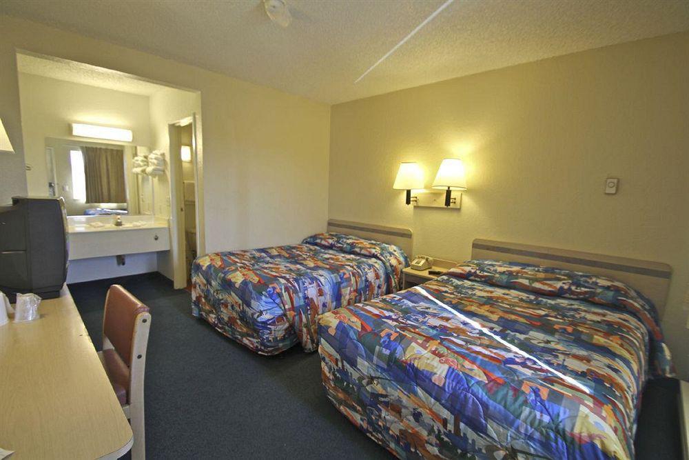 Motel 6-Eureka, Ca Redwood Coast מראה חיצוני תמונה