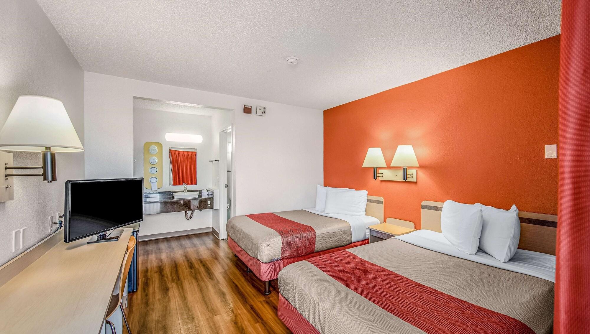 Motel 6-Eureka, Ca Redwood Coast מראה חיצוני תמונה