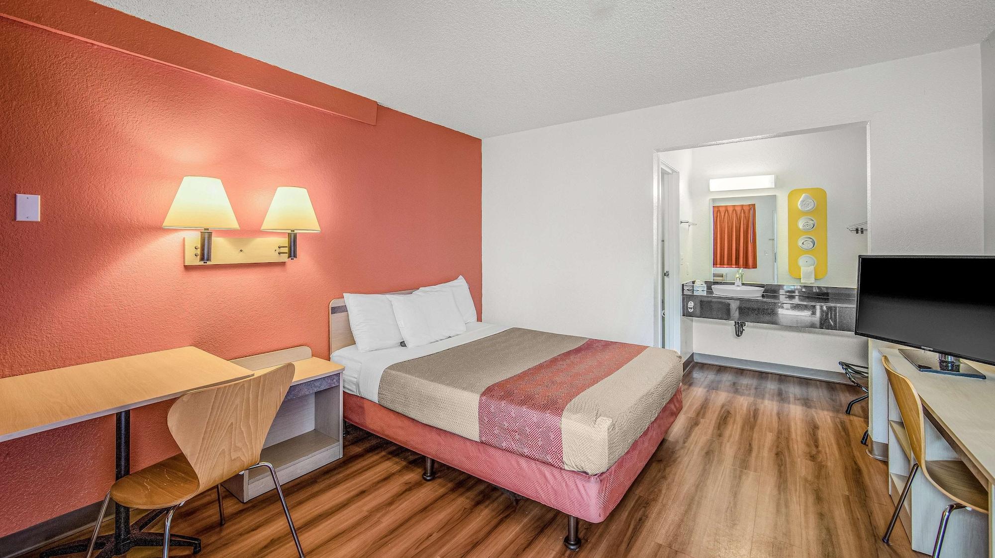 Motel 6-Eureka, Ca Redwood Coast מראה חיצוני תמונה