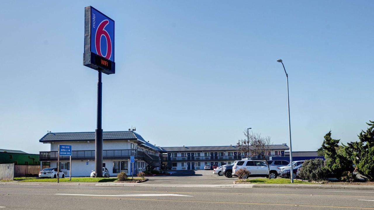 Motel 6-Eureka, Ca Redwood Coast מראה חיצוני תמונה