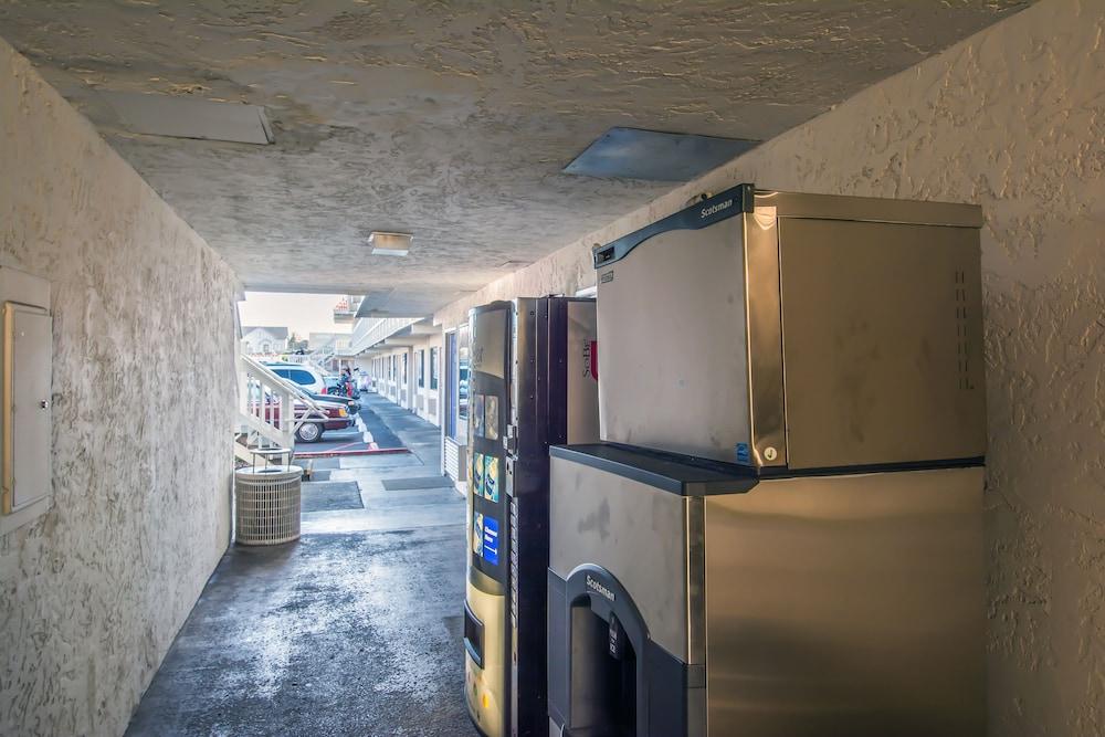 Motel 6-Eureka, Ca Redwood Coast מראה חיצוני תמונה