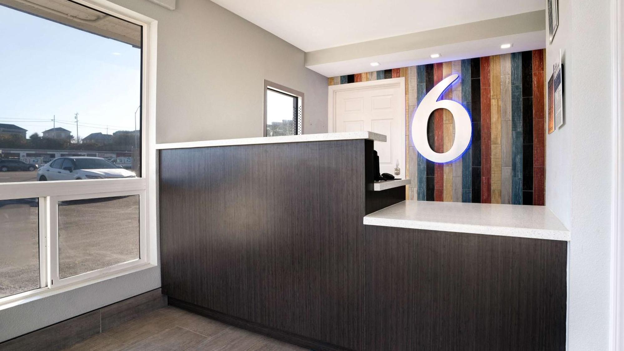 Motel 6-Eureka, Ca Redwood Coast מראה חיצוני תמונה